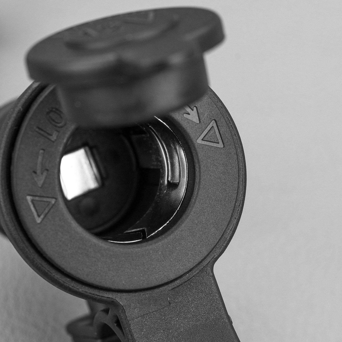 STEDI 12v Cigarette Lighter Socket - Handlebar Mount