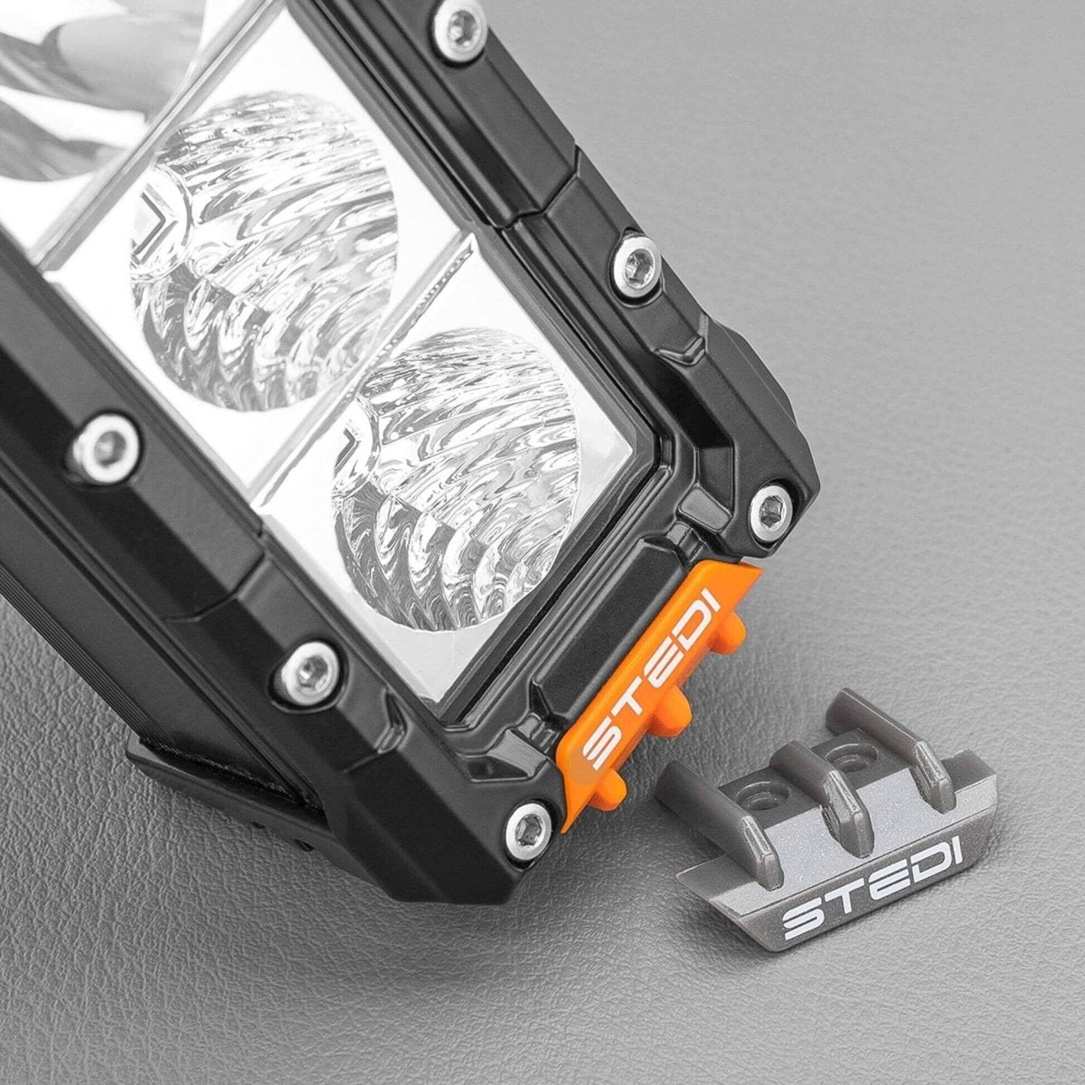 STEDI ST3301 PRO 18.6 INCH 12 LED LIGHT BAR